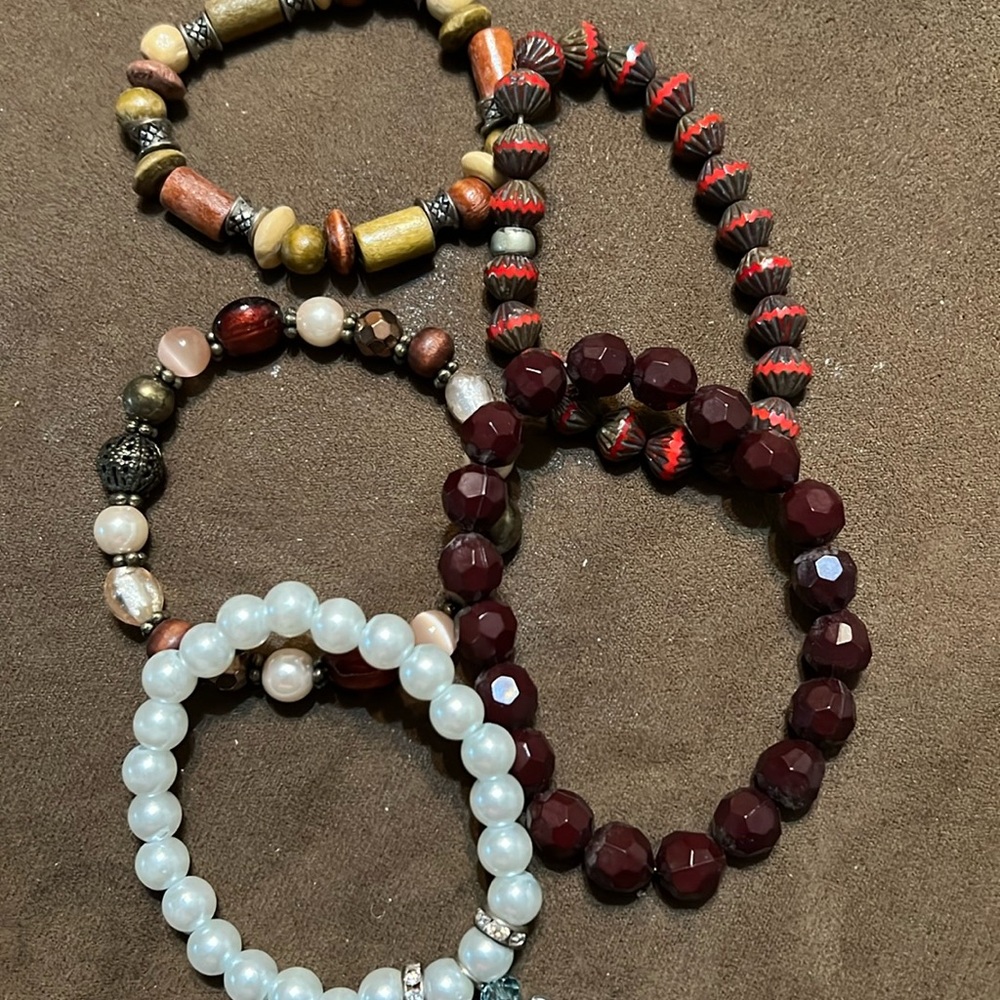 5 Ladies’ Beaded Bracelets